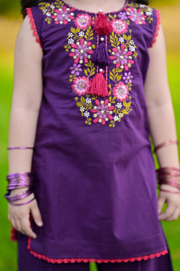 Purple embroidered lawn - Image 3